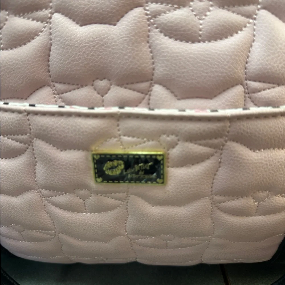 Betsey Johnson Quilted Cat Face Weekender or Duffle Bag - Picture 5 of 7